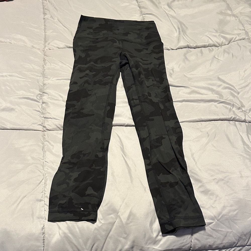 lululemon athletica Dark green Camouflage Leggings cropped